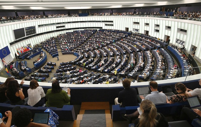 Parlamentul European a votat o rezoluție împotriva Austriei, după blocarea României la Schengen. S-au cerut compensații financiare
