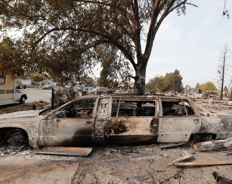 GALERIE FOTO| Incendii devastatoare în California. Cel puțin 23 de persoane au murit, mii de case și terenuri au fost distruse de foc