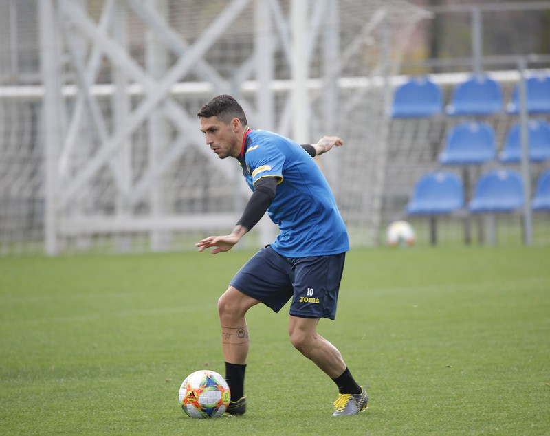 Imagini de la antrenamentul de azi al tricolorilor. Tatuaj nou pentru Nicolae Stanciu | GALERIE FOTO