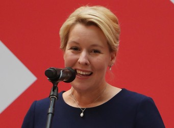Franziska Giffey a renunțat la funcția de ministru al familiei după trei ani de mandat Foto: EPA