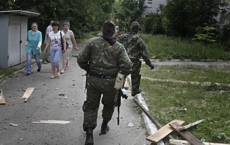 Un jurnalist italian, MORT într-un atac cu OBUZ LA SLAVIANSK