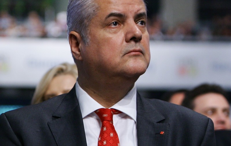 VEZI ce a făcut azi Adrian Năstase când aştepta sentinţa