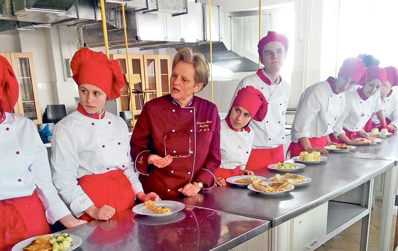 «Scot 250 de lei pe seară doar din bacşişuri»