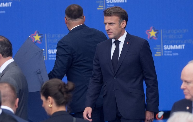 Emmanuel Macron denunță ingerințe străine în alegerile din Europa: „România trăiește asta acum”