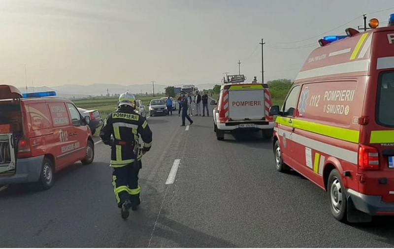 Accident între două microbuze, în Bihor. A fost activat Planul roșu de intervenție