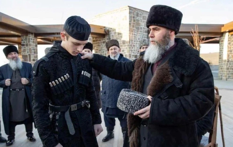Zi de sărbătoare la Groznîi: se însoară fiul lui Ramzan Kadîrov. Cei care fac acest pas odată cu Ahmat primesc un sprijin de căsătorie, anunță presa de stat