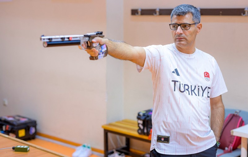Sportivul turc care a devenit viral la Olimpiadă revine. Apariție memorabilă a lui Yusuf Dikec la Campionatul European | VIDEO