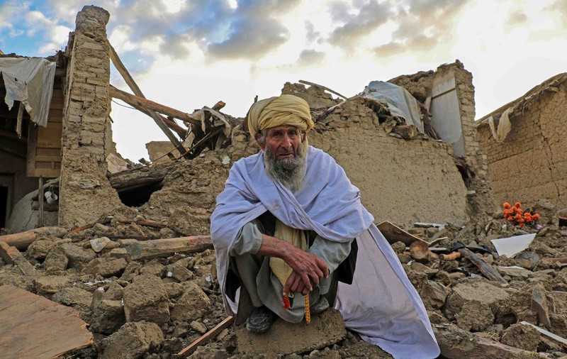 Bilanț tot mai dramatic în urma seismului din Afganistan: cel puțin 1.500 de morți. „I-am pierdut pe toți din familie”