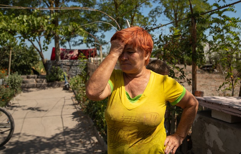 O localnică se plânge că întreaga sa grădină este distrusă din cauza secetei și a fântânii secate