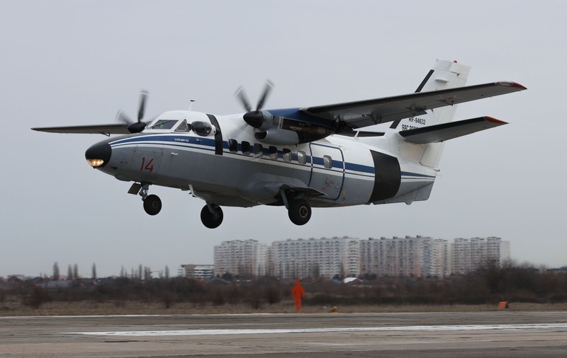 Cel puțin nouă oameni au murit, după ce un avion s-a prăbușit în Rusia