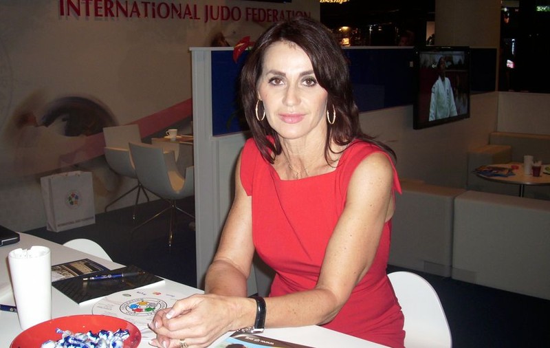Prinţul Albert de Monaco a complimentat-o pe Nadia Comăneci: "Eşti lady in red!"