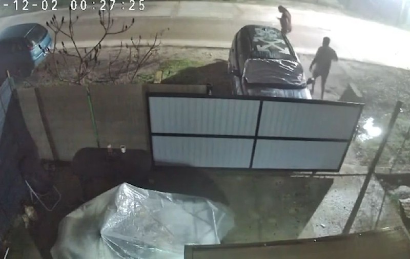 Un șofer din Gorj a rămas fără cuvinte când s-a uitat pe camerele de supraveghere și a văzut cine i-a lovit mașina în miez de noapte