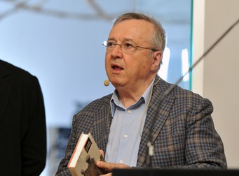 Jurnalistul si analistul politic Ion Cristoiu se adreseaza invitatilor la ceremonia de lansarea a Editurii Mediafax, marti 21 mai 2019, in Bucuresti. EDUARD VINATORU / MEDIAFAX FOTO