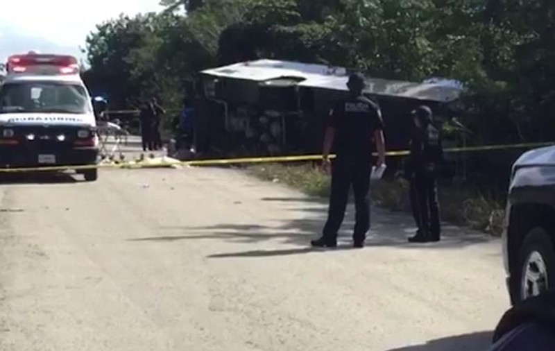 Autobuz plin cu turiști, implicat într-un accident în Mexic. 12 morți și 18 răniți