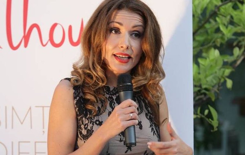 AI PUS KILOGRAME PE TINE DE SĂRBĂTORI? CARMEN BRUMĂ TE ÎNVAŢĂ CUM SĂ LE DAI JOS!