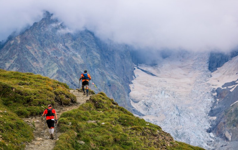 Un alergător ceh a murit pe traseu la Ultra Trail du Mont Blanc. Cursa TDS a fost parțial oprită