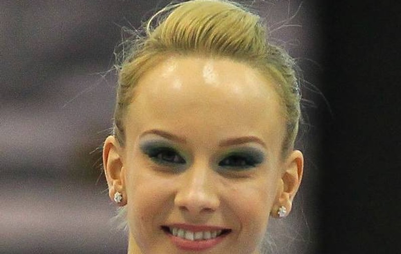 Wow, ce gen de cărţi citeşte Sandra Izbaşa! Află şi ce va face cu banii de la Olimpiadă!