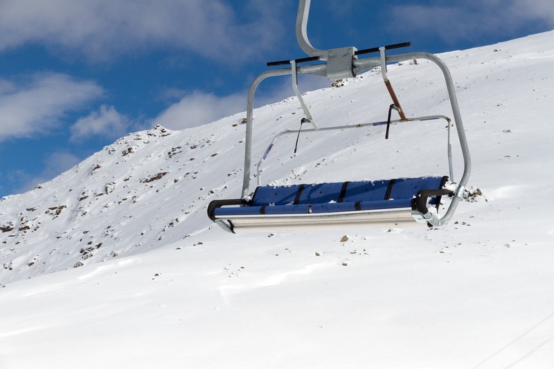 Telescaunele din stațiunea austriacă St. Anton sunt lipsite de turiști anul acesta