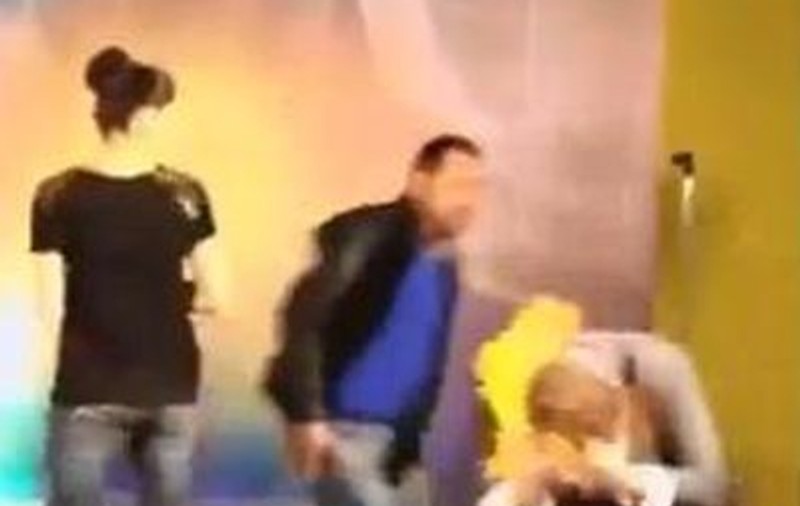 HALUCINANT! Magician spitalizat, după ce i-a fost incendiat capul într-un show tv | VIDEO