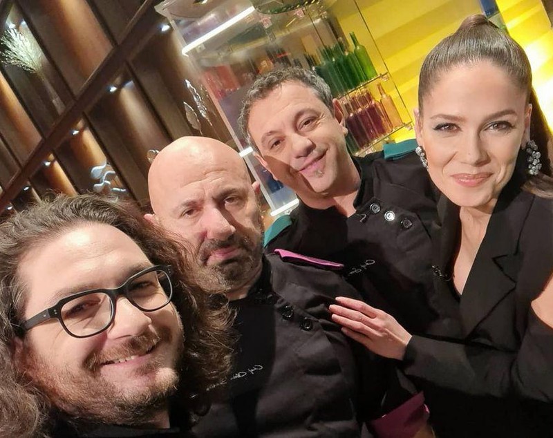 E oficial! „Chefi la cuțite” revine la Antena 1. Bontea, Scărlătescu și Dumitrescu au fost înlocuiți cu patru noi jurați