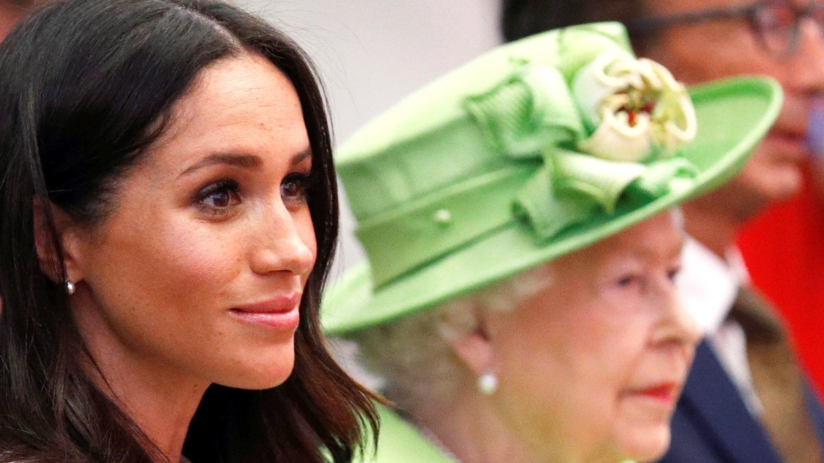 Regina Elisabeta a II-a i-a interzis lui Meghan Markle să poarte bijuteriile Prințesei Diana