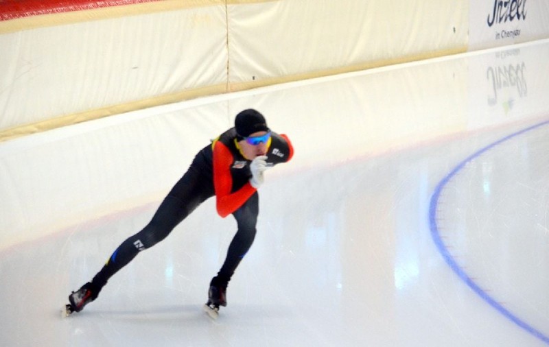 „N-avem gheață, dar avem campioni!” Povestea lui Tudor Debu, puștiul-minune de la patinaj viteză pentru care părinții fac credite ca să-i acopere cheltuielile