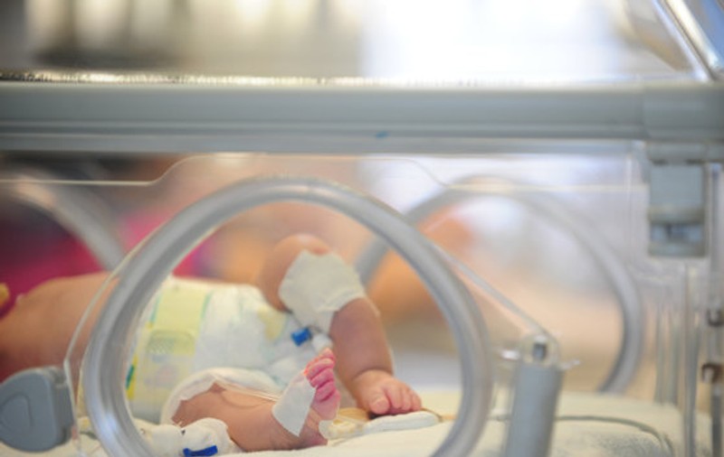 Doi americani au dat în judecată spitalul în care s-au născut acum 77 de ani: “Ne-au încurcat și am ajuns la familii greșite”