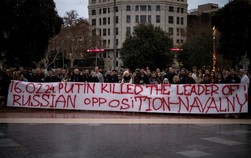 Proteste după anunțul morții lui Navalnîi. În mai multe țări europene oamenii strigă: „Putin este un ucigaș” | VIDEO