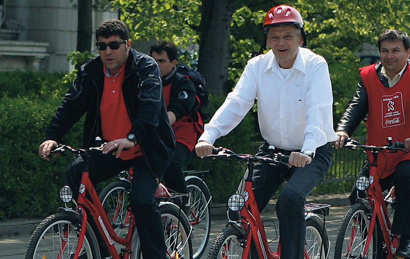 Oprescu s-a dat cu bicicleta