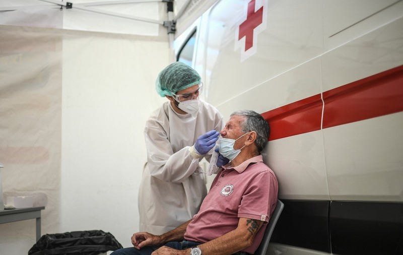 Tulpina Delta reprezintă aproape 90% din noile cazuri de coronavirus în Portugalia. Peste 2.000 de noi infectări pe zi