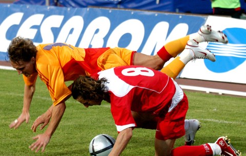 A rupt legătura cu frații și are grijă doar de fata lui: „A trebuit să vând cu 260.000 de euro și vila!”. Drama de după viața de fotbalist!