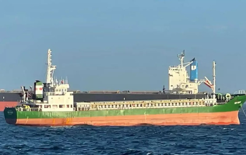 Navă scufundată lângă Sfântu Gheorghe. Au fost reluate căutările celor trei marinari dispăruți