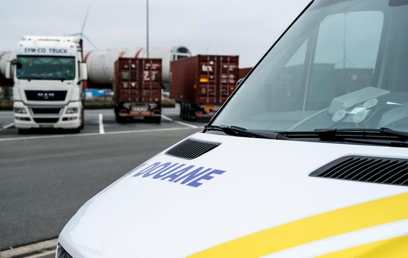 Șoferul român de TIR care a dus înapoi containerul cu ananas furat, în Belgia, riscă 4 ani de închisoare