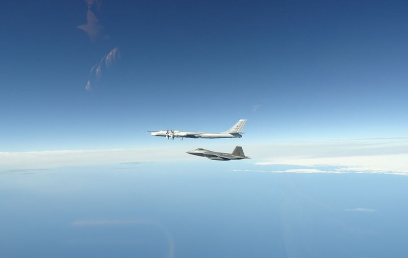 VIDEO | Americanii au interceptat patru avioane de recunoaştere ruseşti lângă Alaska