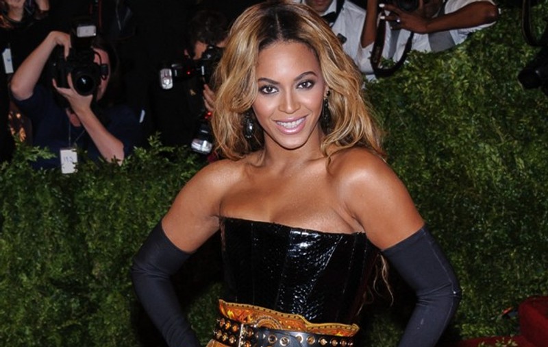 Beyonce este DIN NOU ÎNSĂRCINATĂ la un an şi jumătate de la prima naştere!