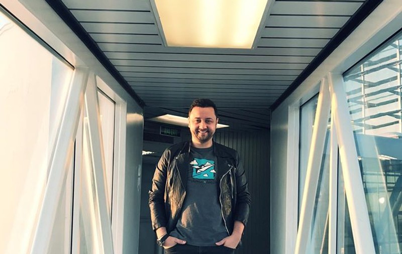 Andra și Cătălin Măruță au plecat la Bruxelles. Artista s-a pozat în aeroport