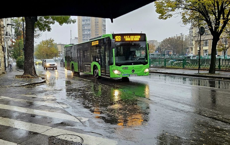 Aer ca la munte în București: calitatea aerului, la nivel de zone montane, după incendiu în Sectorul 6 și valuri de poluare