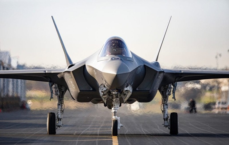 Pentagonul a oprit livrarea avioanelor F-35 după ce producătorul a descoperit o componentă fabricată în China