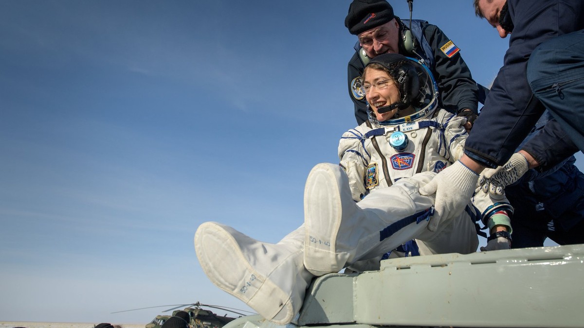 Record mondial pentru o femeie astronaut Sursă foto: Facebook Christina Koch