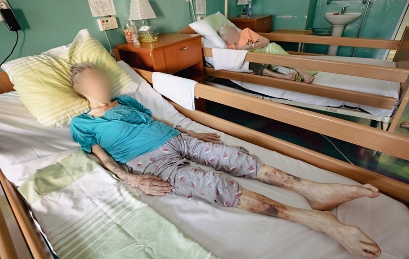 Cauzele instituționale ale tragediei din azilele de bătrâni din Ilfov. Cum a ajuns statul român să finanțeze lipsa de servicii sociale și incompetența 