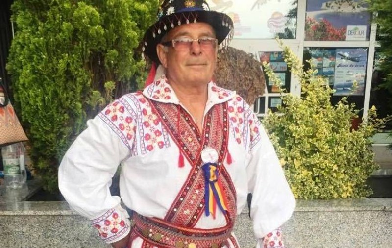 Povestea lui Vasile Pirciu, călușarul din Olt care a văzut lumea în pași de dans. A jucat călușul și pentru senatorii americani