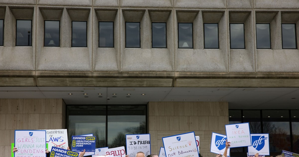Protest în fața Departamentului american al Sănătății, la Washington D.C. Foto: Profimedia
