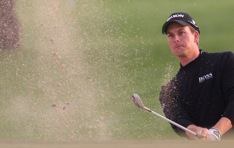 S-a dezbrăcat pe terenul de golf ca să nu-şi murdărească hainele