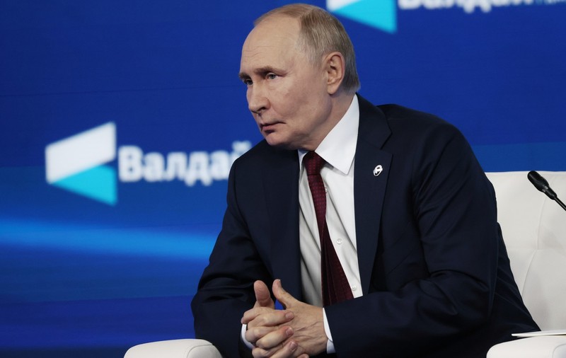 Vladimir Putin dă lecții de democrație României, după ce el a eliminat total orice opoziție în Rusia