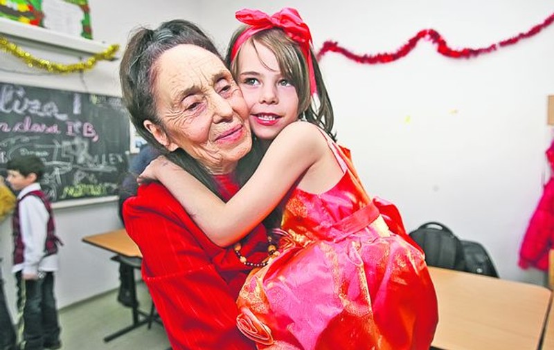 Adriana Iliescu și-a dat rudele în judecată. Femeia a devenit mamă la 66 de ani