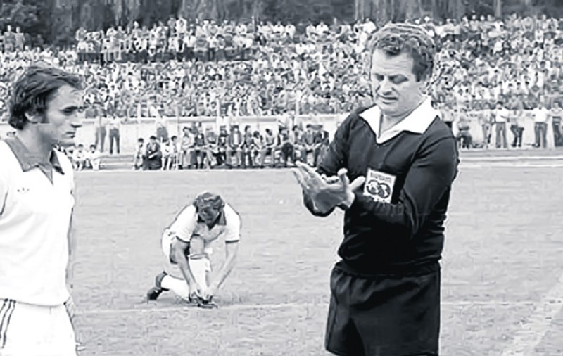În 1981, şapte arbitri, în frunte cu renumitul Otto Anderco, au ajuns în puşcărie, pentru luare de mită de până la 50.000 de lei