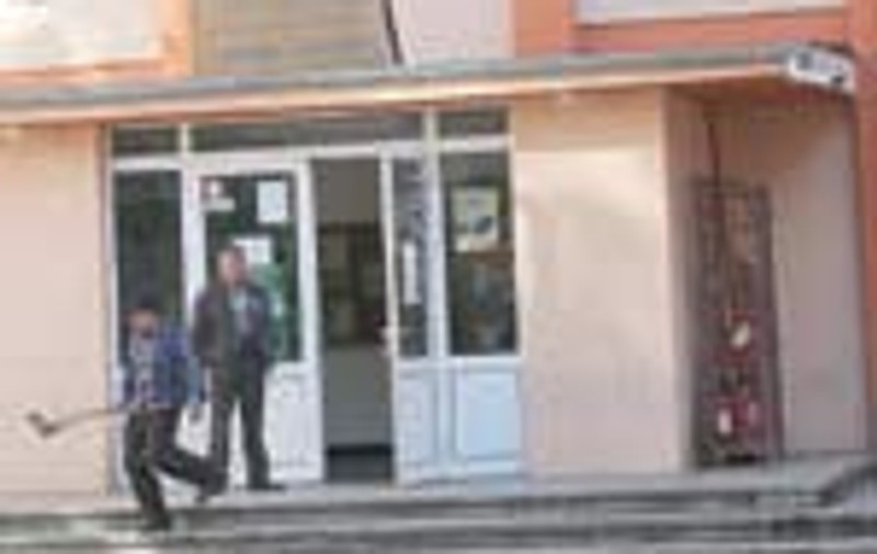 Un alt elev stalcit in bataie intr-un liceu din  Capitala