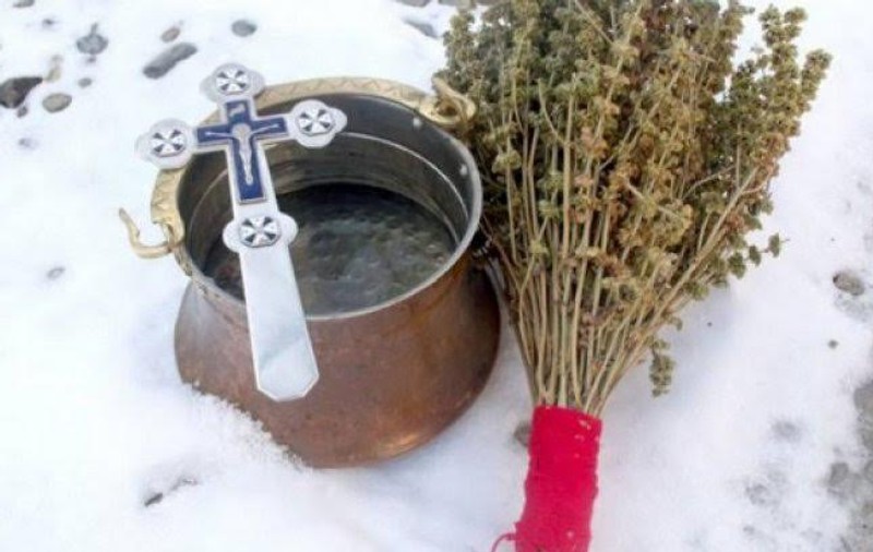 Agheasma Mare se bea doar opt zile. Vezi cum trebuie păstrată Agheasma Mare și la ce e de folos