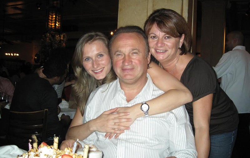 EXCLUSIV / La o zi după Nadia, o altă gimnastă de EXCEPŢIE îşi serbează ziua de naştere. ^Cu ce bunătăţi se pregăteşte Teodora Ungureanu să-şi întâmpine oaspeţii. Ce o face cel mai FERICITĂ la vârsta de 54 de ani
