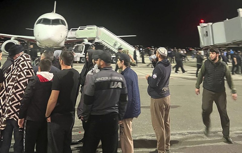 Ascunși în aeroport, salvați cu elicopterul. Ce au trăit evreii atacați în revolta antisemită din Daghestan, Rusia. „Am spus că sunt musulman, pentru că eram speriat de moarte”